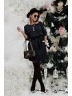 Короткое черное платье с поясом