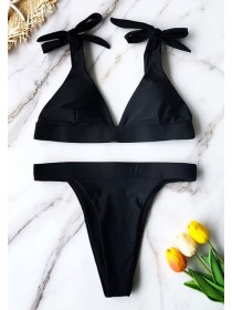 Чорний жіночий купальник з плавками на гумці