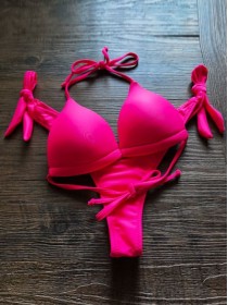 Неоновий рожевий купальник з плавками на зав'язках